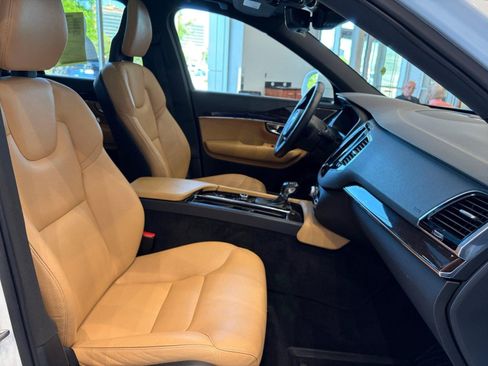 Used 2017 Volvo XC90 T6 Momentum w/ Vision Package AWD/4WD image 31