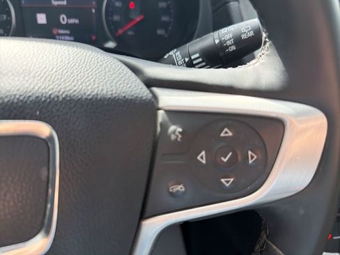 Used 2023 GMC Terrain SLT w/ Infotainment Package II image 21