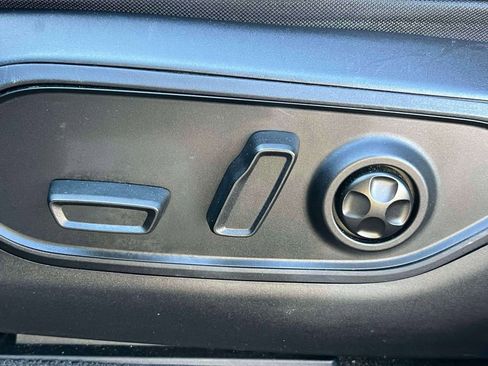 Used 2022 Jeep Grand Cherokee L Limited image 19