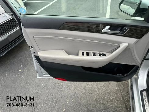 Used 2016 Hyundai Sonata Limited w/ Option Group 02 FWD image 14