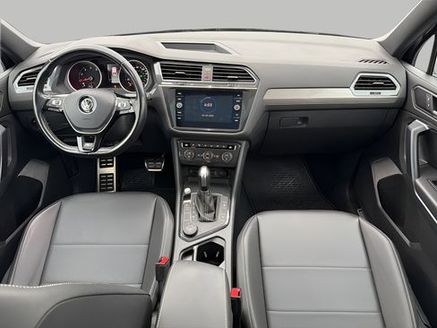 Used 2021 Volkswagen Tiguan SE R-Line image 10