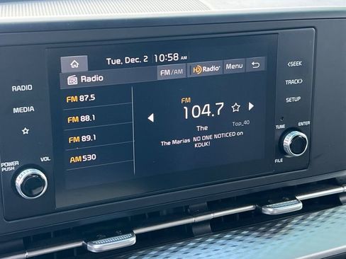 Used 2023 Kia Carnival LX image 16