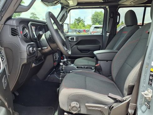 Used 2026 Jeep Gladiator Rubicon AWD/4WD image 13