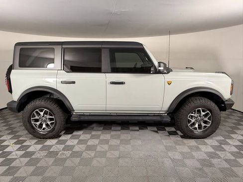 Used 2023 Ford Bronco Badlands image 8