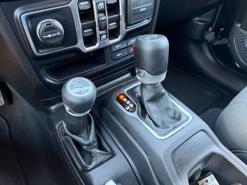 Used 2022 Jeep Wrangler Unlimited Sport AWD/4WD image 20