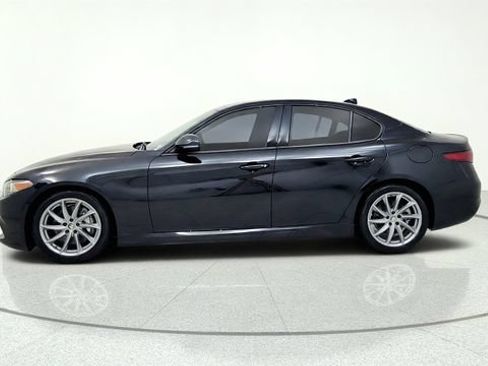Used 2023 Alfa Romeo Giulia Sprint RWD image 5
