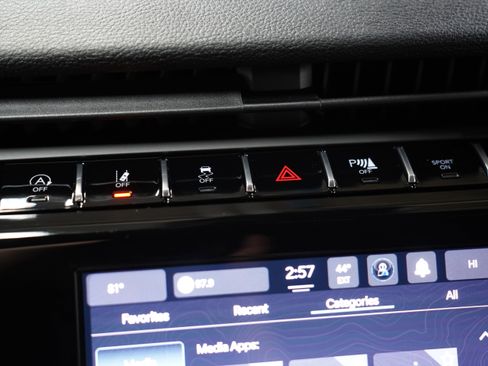 New 2026 Jeep Grand Cherokee L Laredo image 28