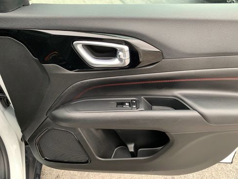 Used 2024 Jeep Compass Trailhawk image 19