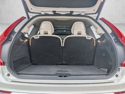 Used 2024 Volvo XC90 T8 Plus image 7