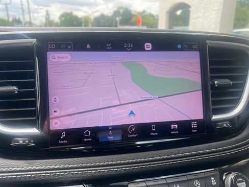 Used 2022 Chrysler Pacifica Limited FWD image 20