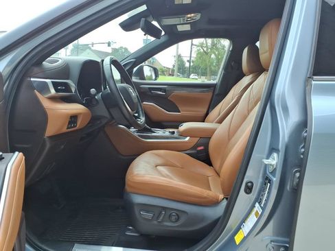 Used 2020 Toyota Highlander Platinum AWD/4WD image 13