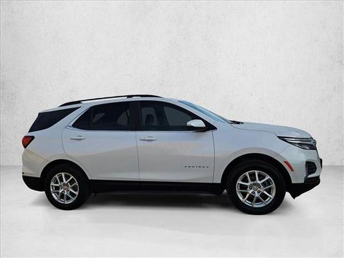 Used 2022 Chevrolet Equinox LT image 4