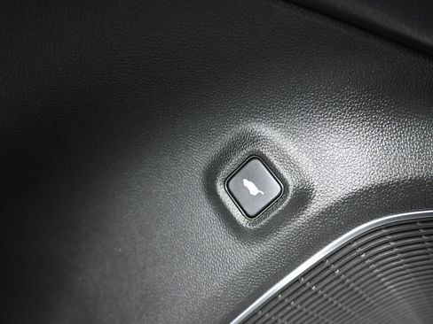 Used 2022 Acura MDX A-Spec image 11