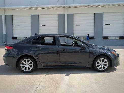 Used 2025 Toyota Corolla LE FWD image 4