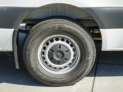 New 2024 Mercedes-Benz eSprinter 170 Cargo image 10