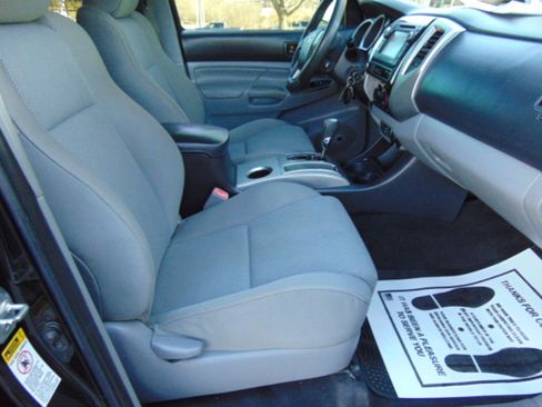 Used 2012 Toyota Tacoma 4x4 Double Cab image 6
