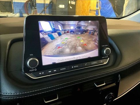 Used 2022 Nissan Rogue SV image 26