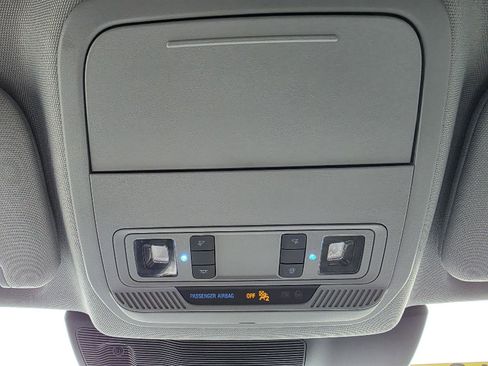 Used 2023 Ford Explorer XLT w/ Equipment Group 202A image 17