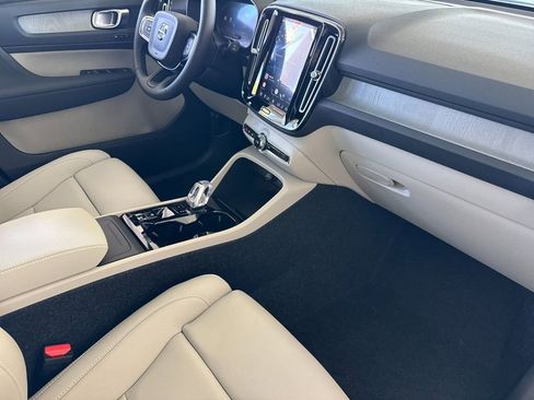 New 2026 Volvo XC40 B5 Plus w/ Protection Package Premier image 15