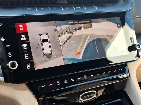 New 2026 Jeep Grand Cherokee Limited w/ Luxury Tech Group II image 15