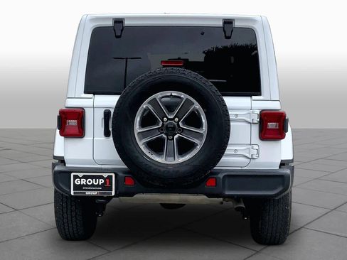 Used 2022 Jeep Wrangler Unlimited Sahara w/ Cold Weather Group AWD/4WD image 5