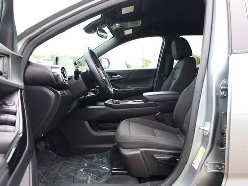 Used 2025 Chevrolet Equinox LT image 11