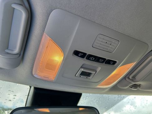 Used 2021 Toyota Corolla LE image 38