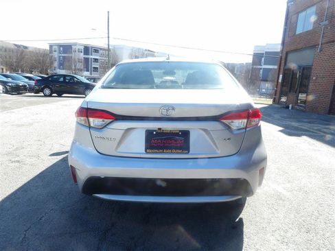 Used 2020 Toyota Corolla LE image 4