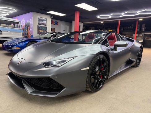 Used 2017 Lamborghini Huracan LP 610-4 image 3