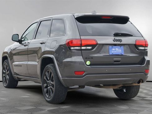 Used 2019 Jeep Grand Cherokee Altitude AWD/4WD image 6