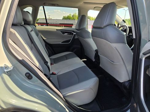 Used 2021 Toyota RAV4 XLE Premium FWD image 16