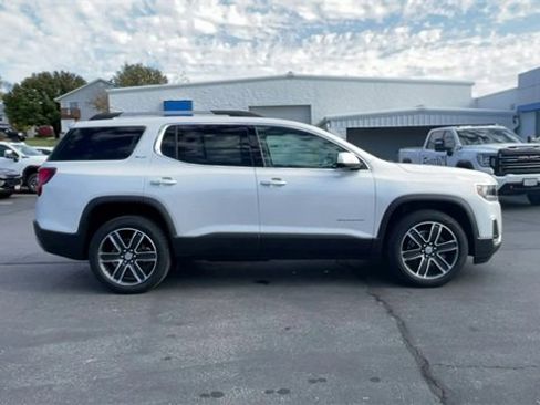Certified 2021 GMC Acadia SLT w/ Preferred Package image 9