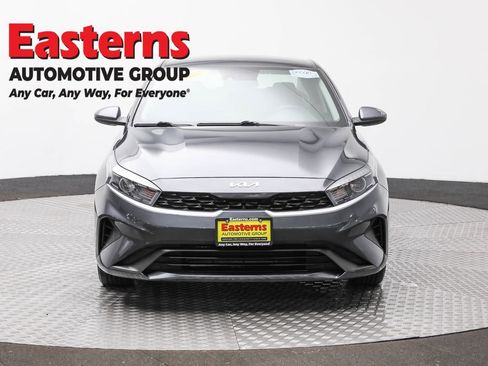 Used 2023 Kia Forte LXS image 2