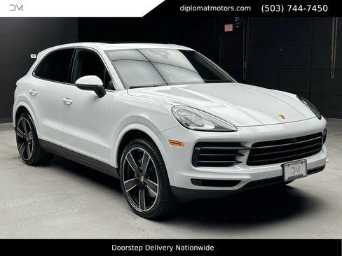 Used 2023 Porsche Cayenne image 8