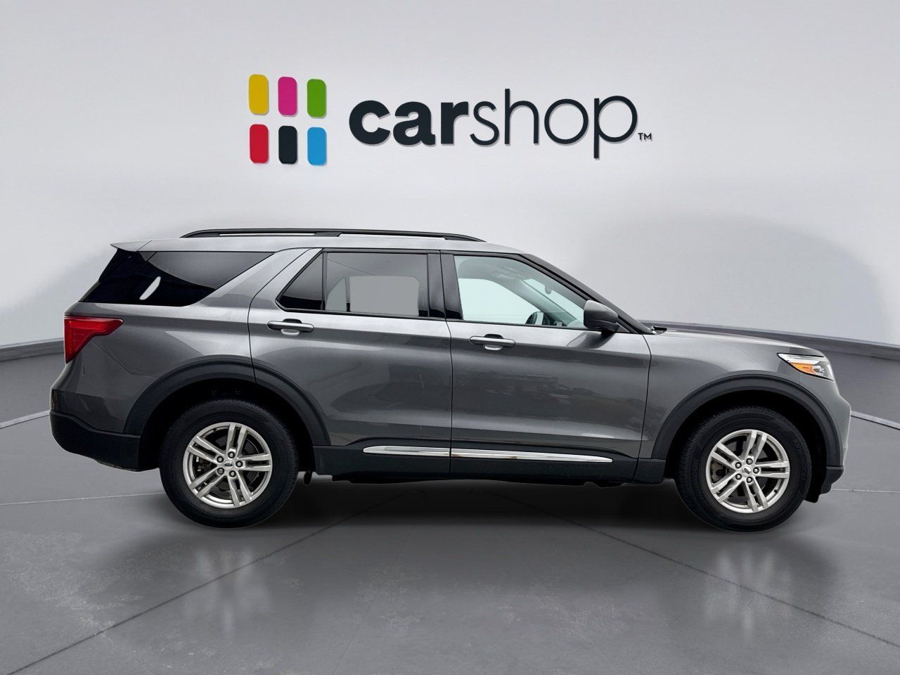 Used 2023 Ford Explorer XLT w/ Equipment Group 202A AWD/4WD image 6