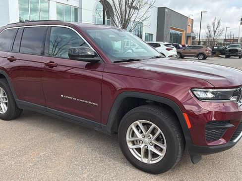 Used 2024 Jeep Grand Cherokee Laredo X AWD/4WD image 5