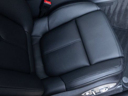 Certified 2026 Porsche Macan AWD/4WD image 41