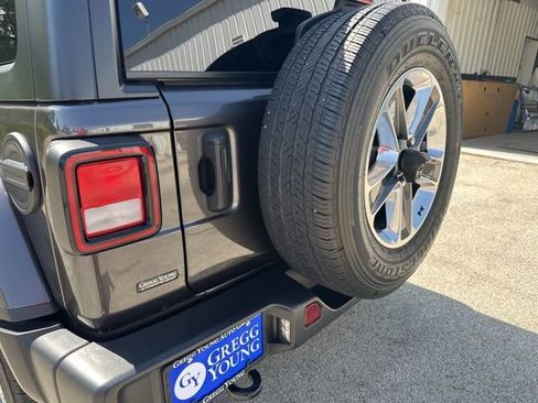 Used 2021 Jeep Wrangler Unlimited Sahara w/ Uconnect 4C Nav & Sound Group AWD/4WD image 15
