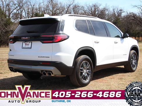 Used 2025 GMC Acadia Elevation image 11