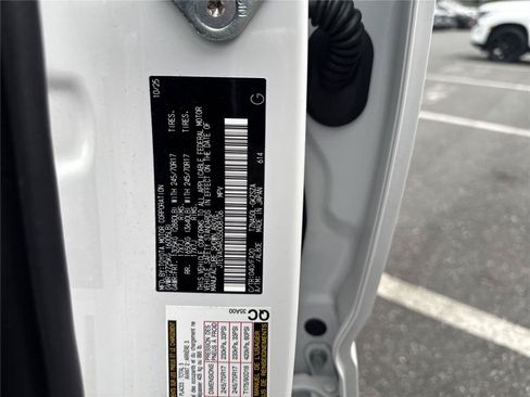Used 2025 Toyota 4Runner SR5 RWD image 38