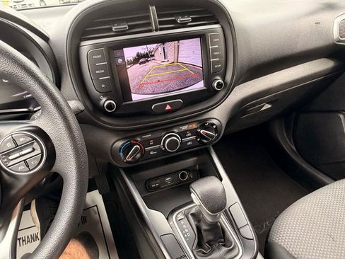 Used 2023 Kia Soul LX w/ Option Group 015 FWD image 28
