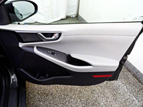 Used 2020 Hyundai Ioniq Blue FWD image 11