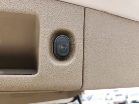 Certified 2019 Chevrolet Suburban Premier image 39