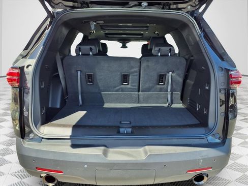 Used 2023 Chevrolet Traverse RS w/ LPO, Floor Liner Package AWD/4WD image 8