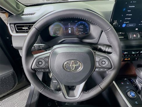 Used 2024 Toyota RAV4 Limited image 11