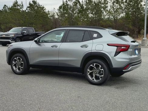 New 2026 Chevrolet Trax LT w/ Driver Confidence Package image 38