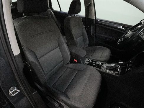 Used 2019 Volkswagen e-Golf SE w/ Driver Assistance Package image 13