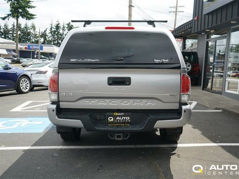 Used 2017 Toyota Tacoma Limited w/ Tow Package AWD/4WD image 7