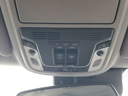 Used 2018 Honda Pilot Elite image 25