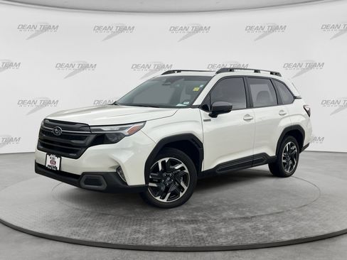 Certified 2025 Subaru Forester Limited AWD/4WD image 3